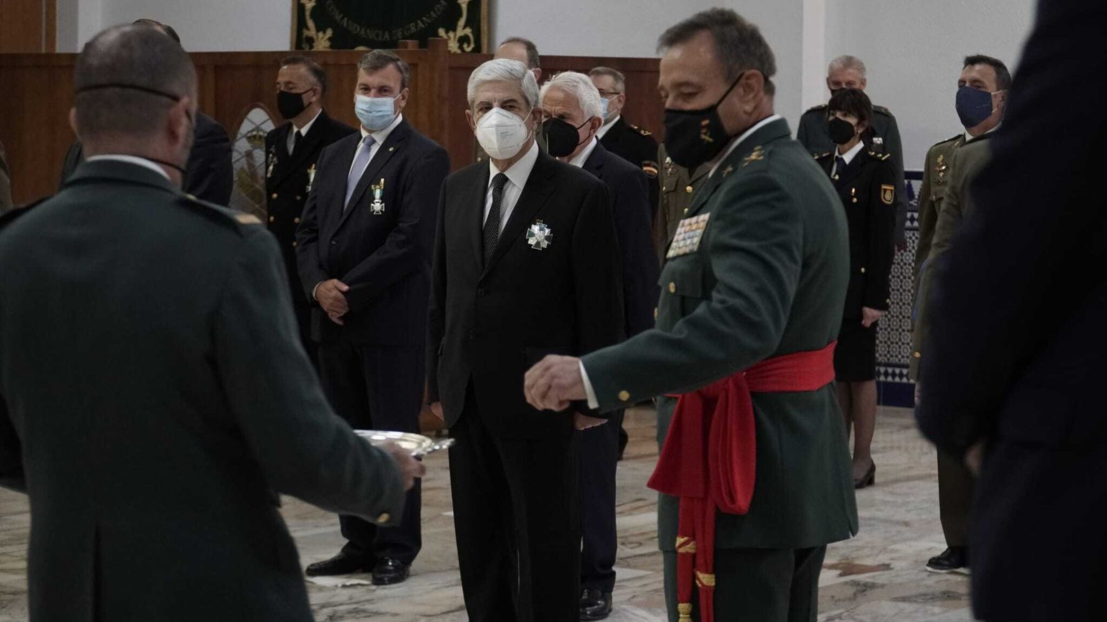 El general Castillo y Damián Álvarez, tras la imposición de la Cruz de Plata.