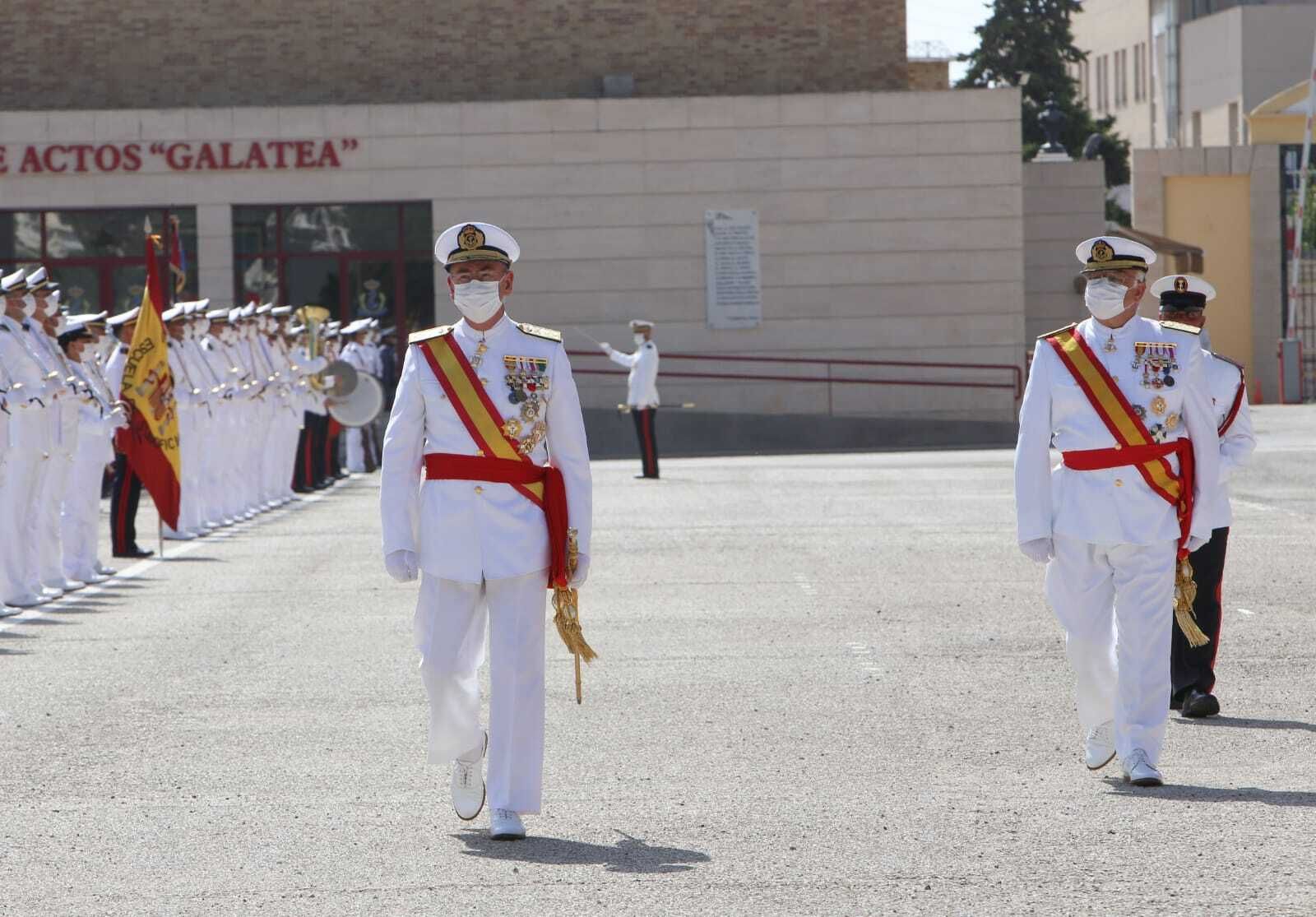Entrega de despachos en la Escuela de Suboficiales de la Armada