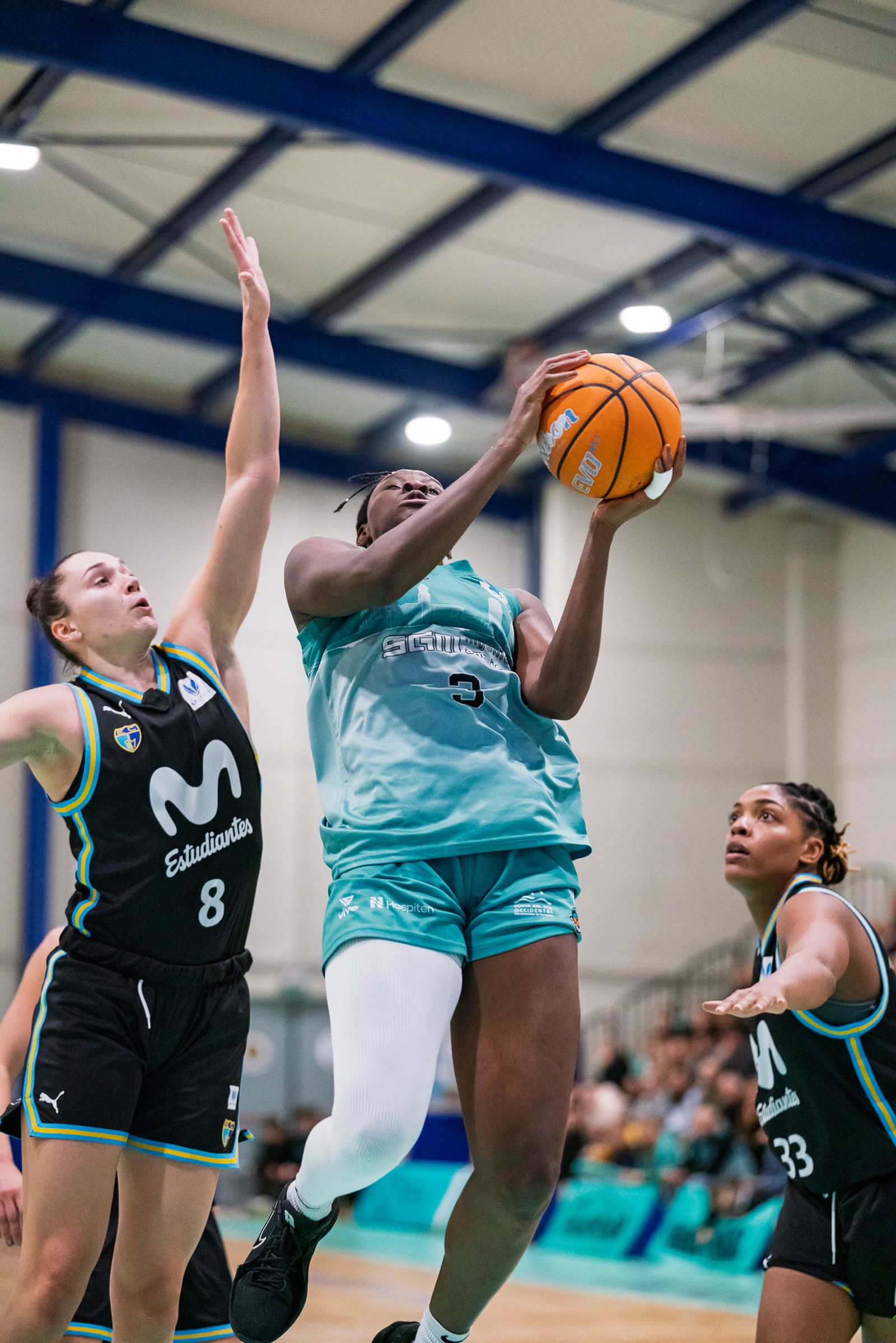 El CAB Estepona se va al parón tras caer ante el Estudiantes (72-80)