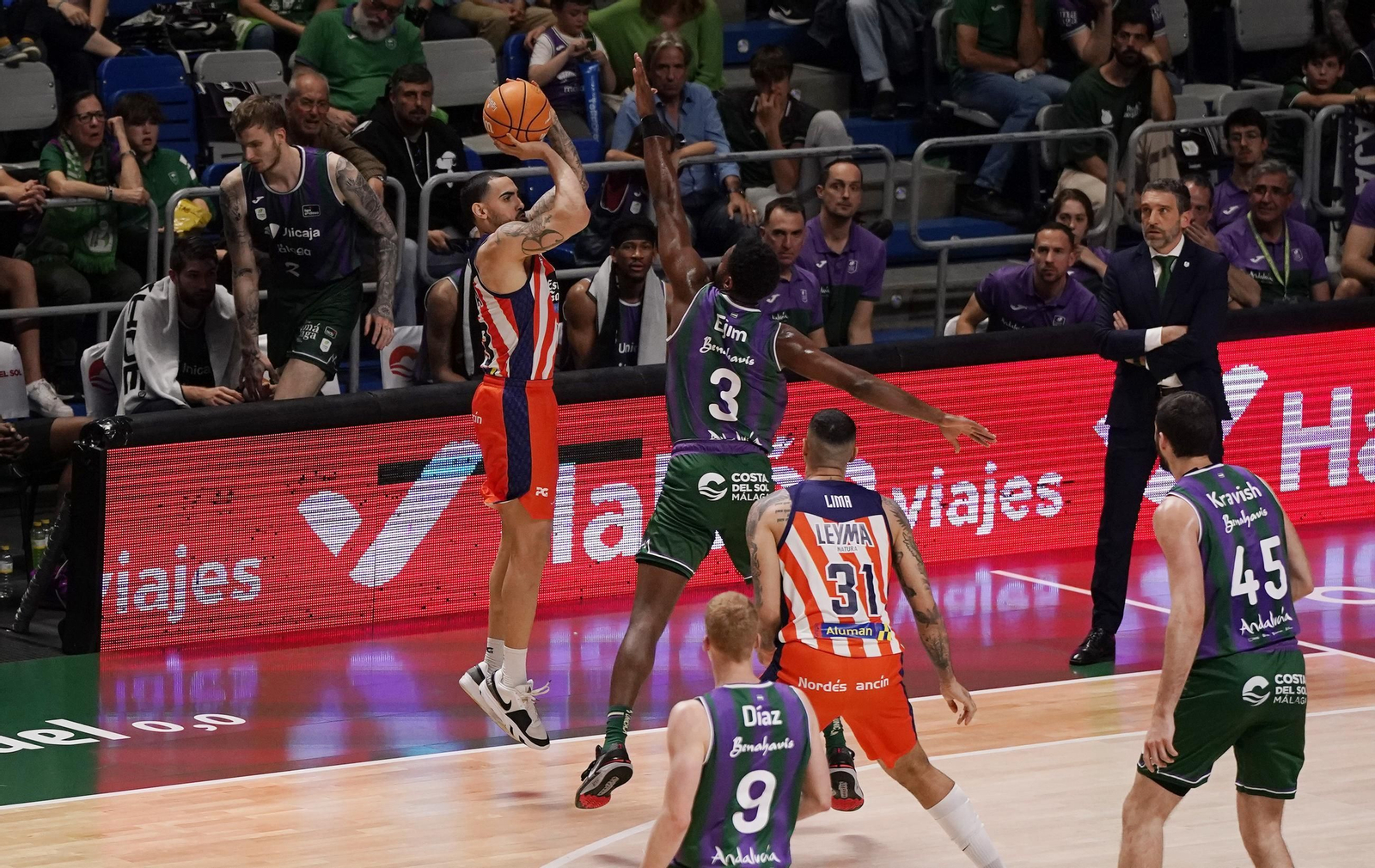 Melvin Ejim, sus cuatro años y seis títulos en Málaga