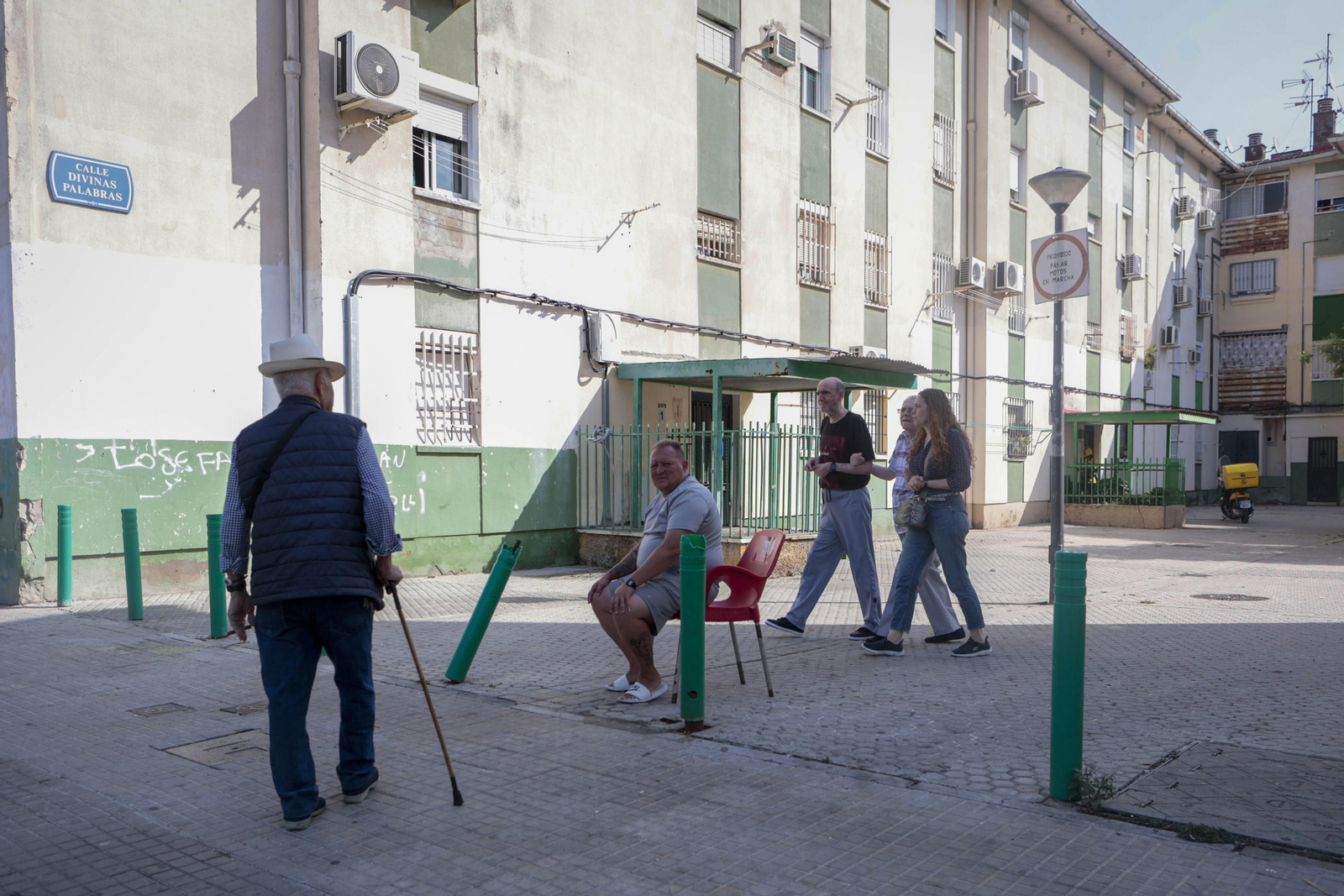 Así se vive en el Polígono Sur, el barrio más pobre de España