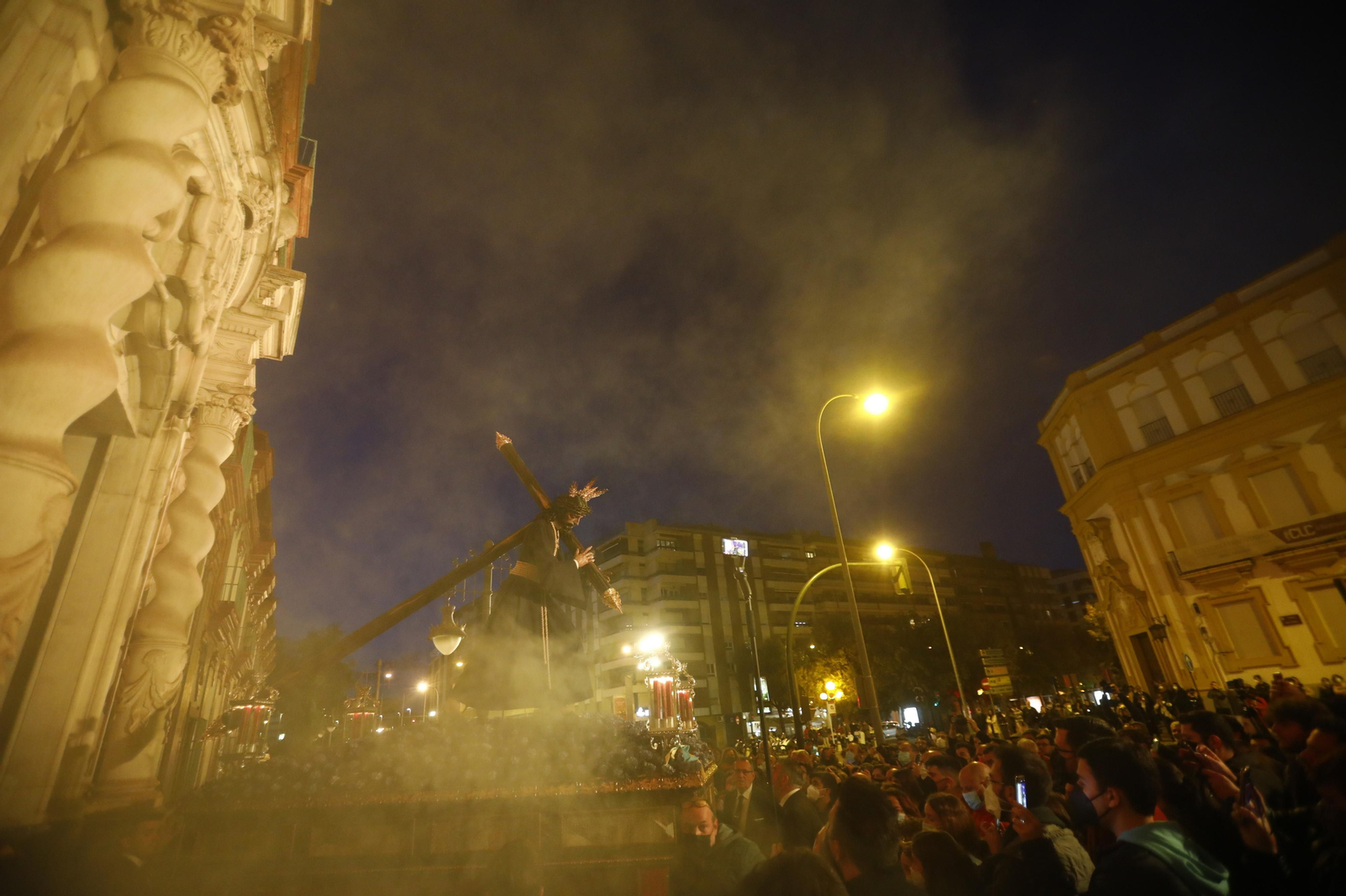 El vía crucis del Señor del Soberano Poder de Córdoba, en imágenes