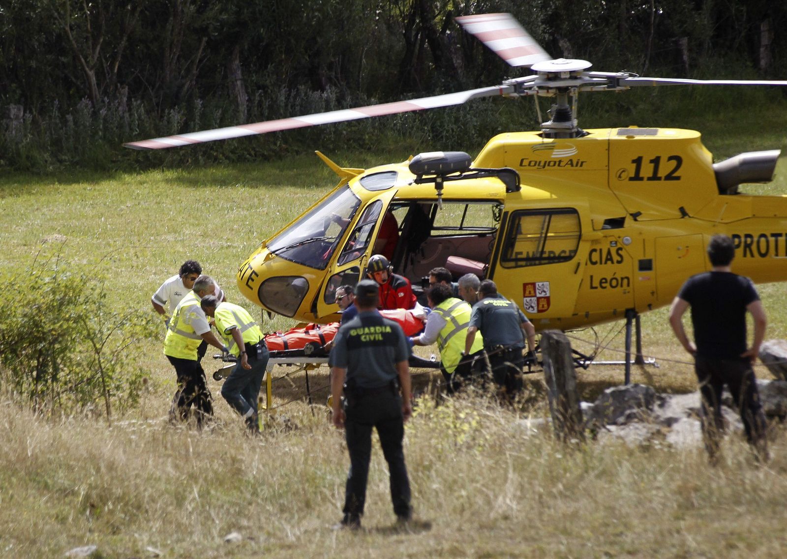 Rescatada una montañista grave por la reacción de una picadura de avispa en Sierra Nevada