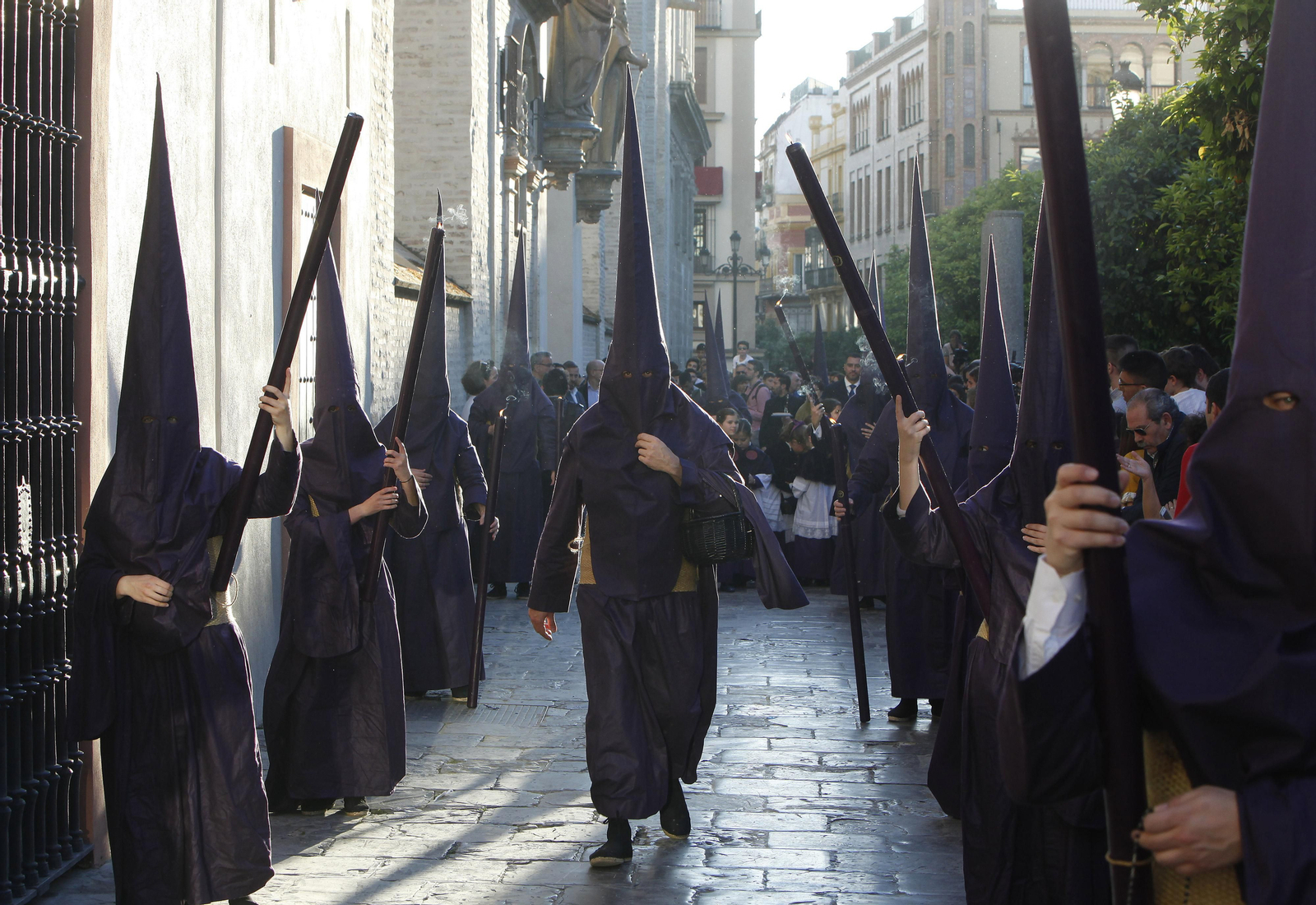 HERMANDAD DE LA CORONA