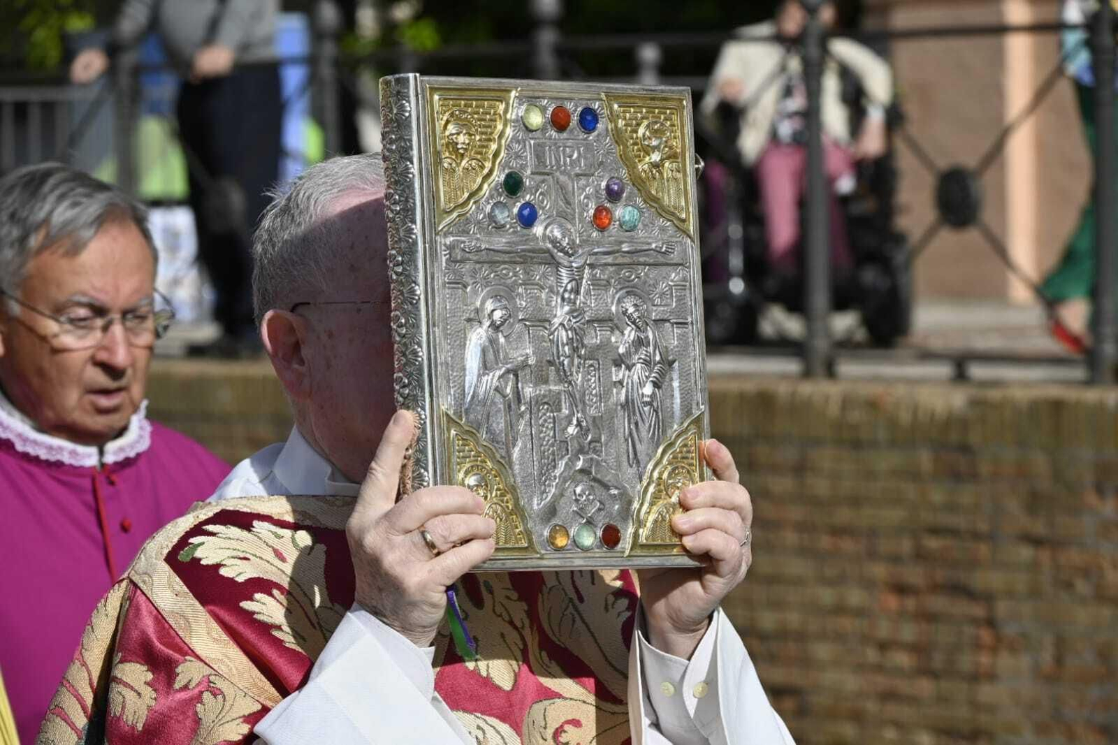 Misa y procesión de Palmas del Domingo de Ramos de Huelva en imágenes