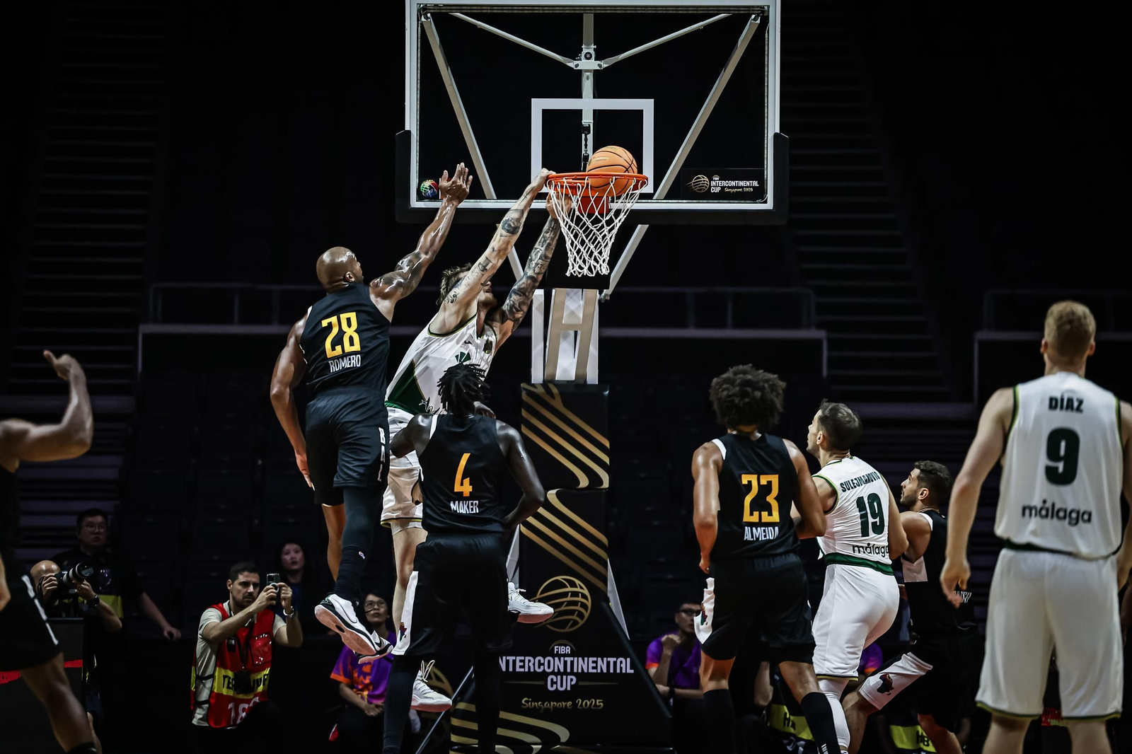 Las fotos del Unicaja - Al Ahli de la Copa Intercontinental de baloncesto