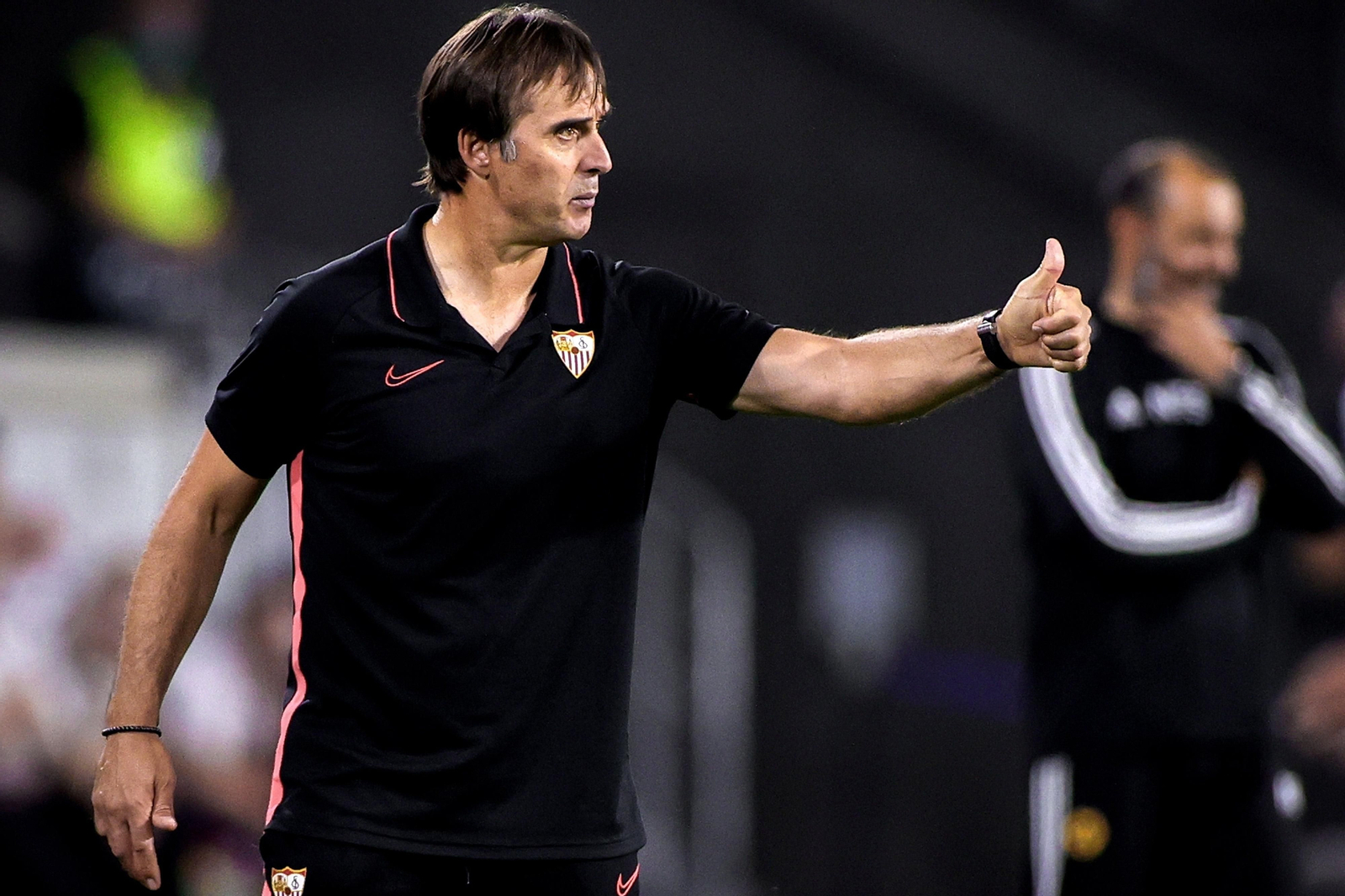 Lopetegui da instrucciones durante el partido.