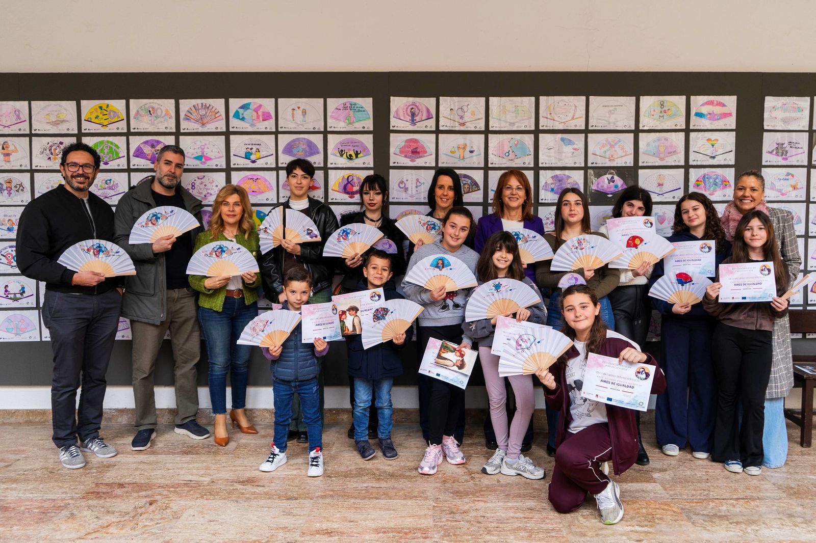 Participantes en el concurso Dale al arte por la igualdad