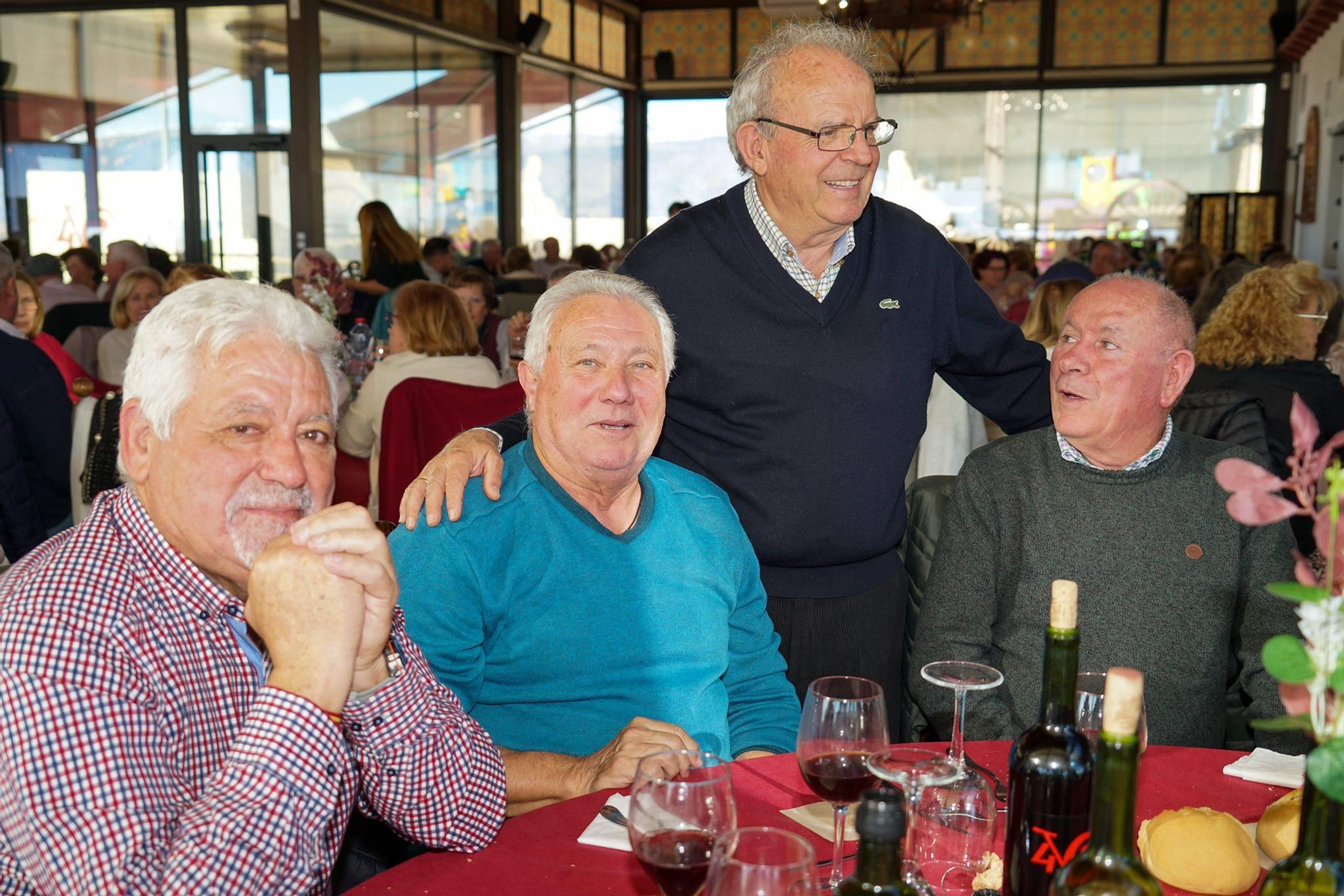 300 mayores de Vícar celebran las fiestas por todo lo alto en la Bodega Cuatro Vientos de Murta