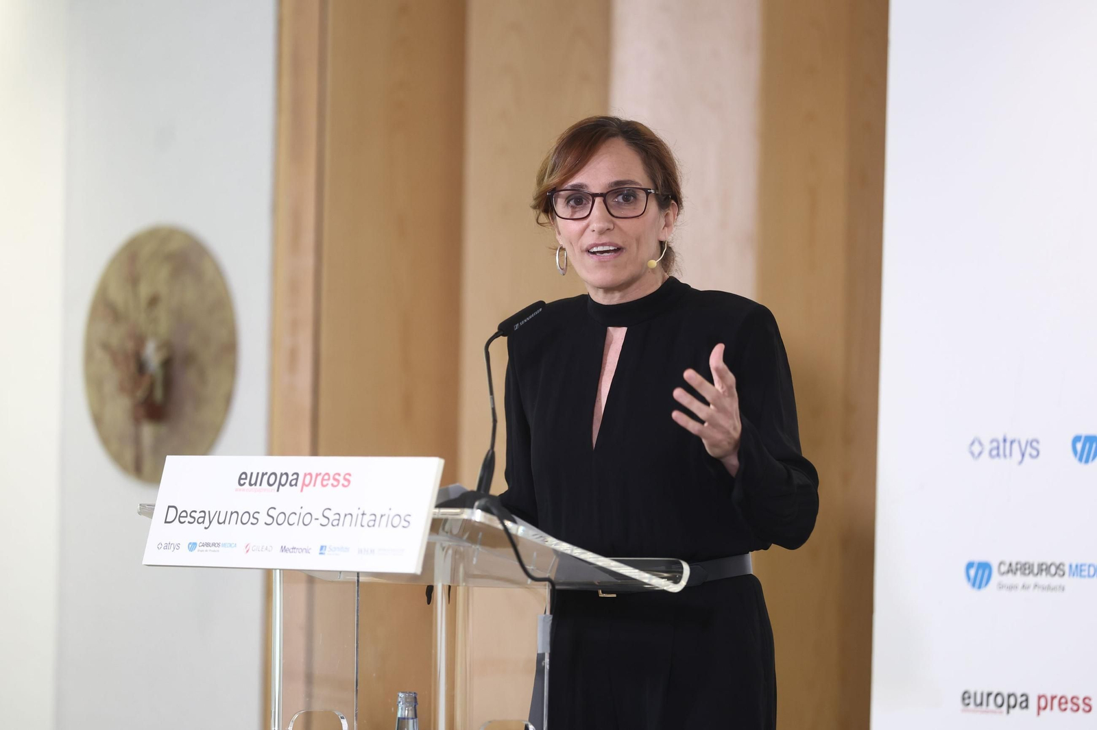 La ministra de Sanidad, Mónica García, durante el desayuno organizado por Europa Press.