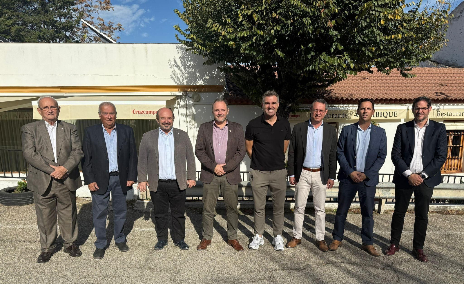 Consejeros de Real Jaén y Linares Deportivo, en la comida de hermandad.