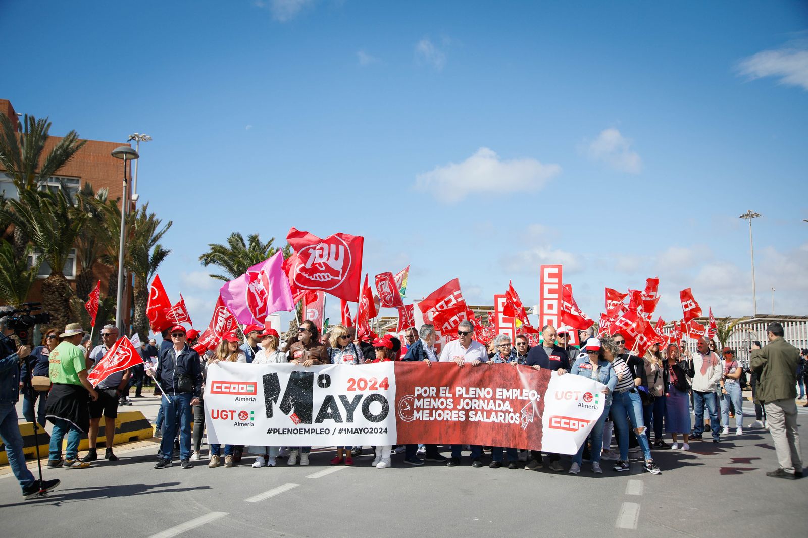 Las imágenes de la manifestación del Día del Trabajador en Almería