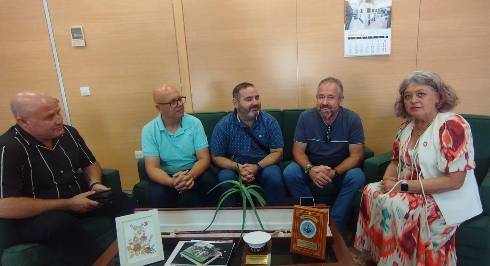 Los trabajadores del Centro de Ensayos de Torregorda se reúnen con la subdelegada del Gobierno en Cádiz