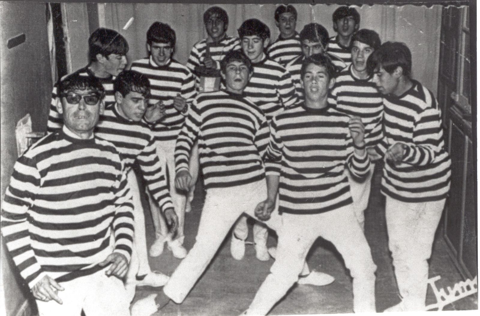 La comparsa 'Los niños yeyé', segundo premio de 1966.