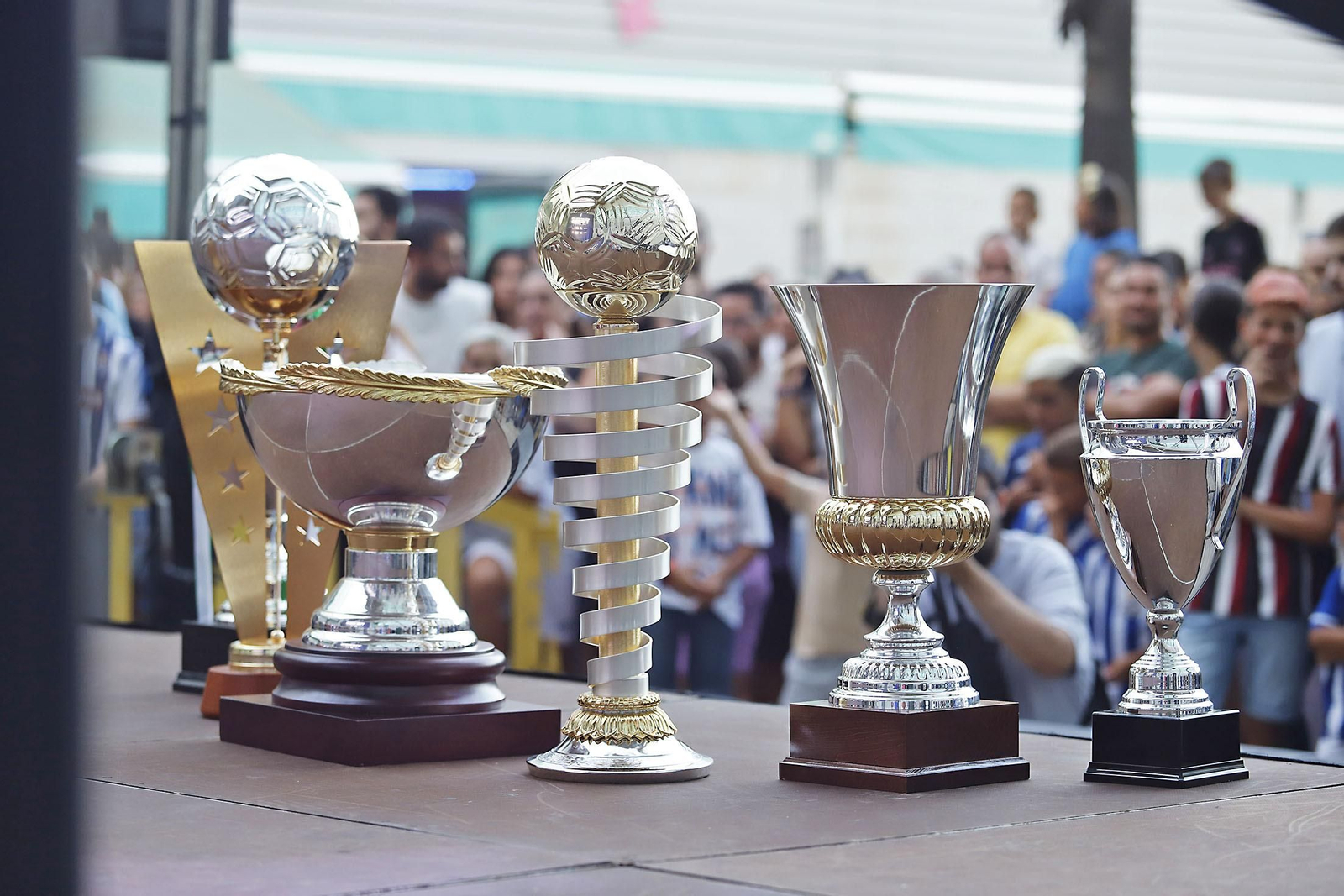 Imágenes de las nuevas equipaciones del Recreativo de Huelva para la temporada 2023/24