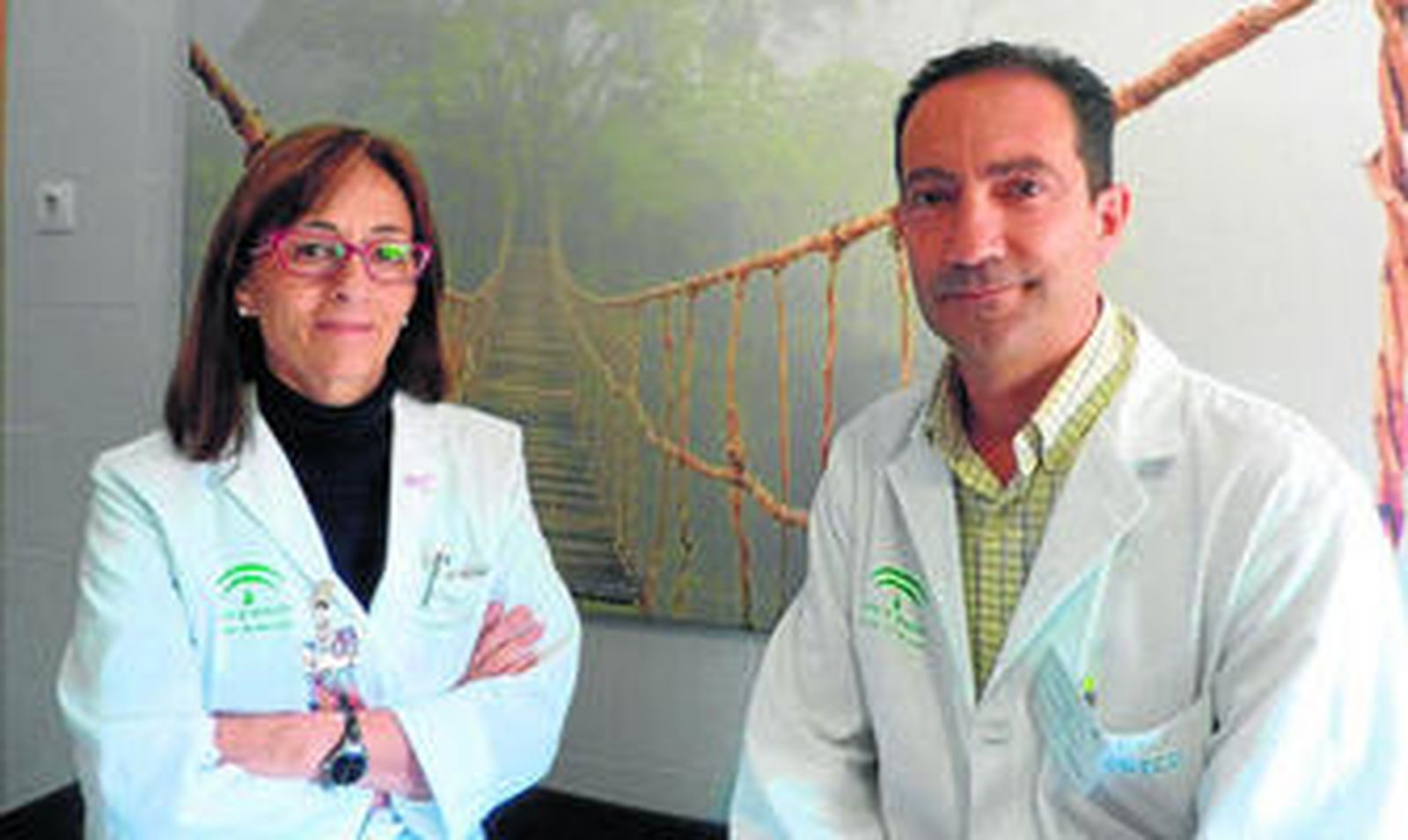 Eloísa Bayo y Juan Bayo, en el Hospital Juan Ramón Jiménez, desde donde coordinan el programa fromativo.