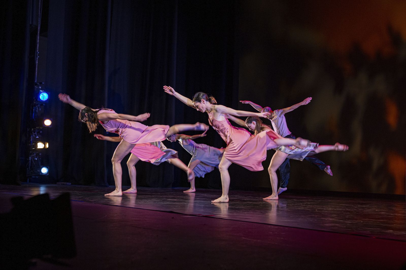 Una dinámica imagen del estreno de 'Noche transfigurada' en el Teatro Lope de Vega.