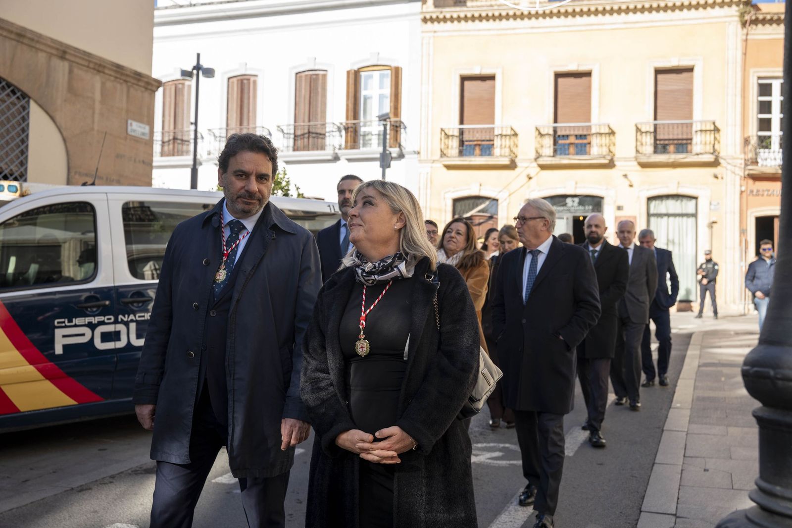El Pendón vuelve a alzarse en Almería: memoria y ciudad bajo la luz de diciembre