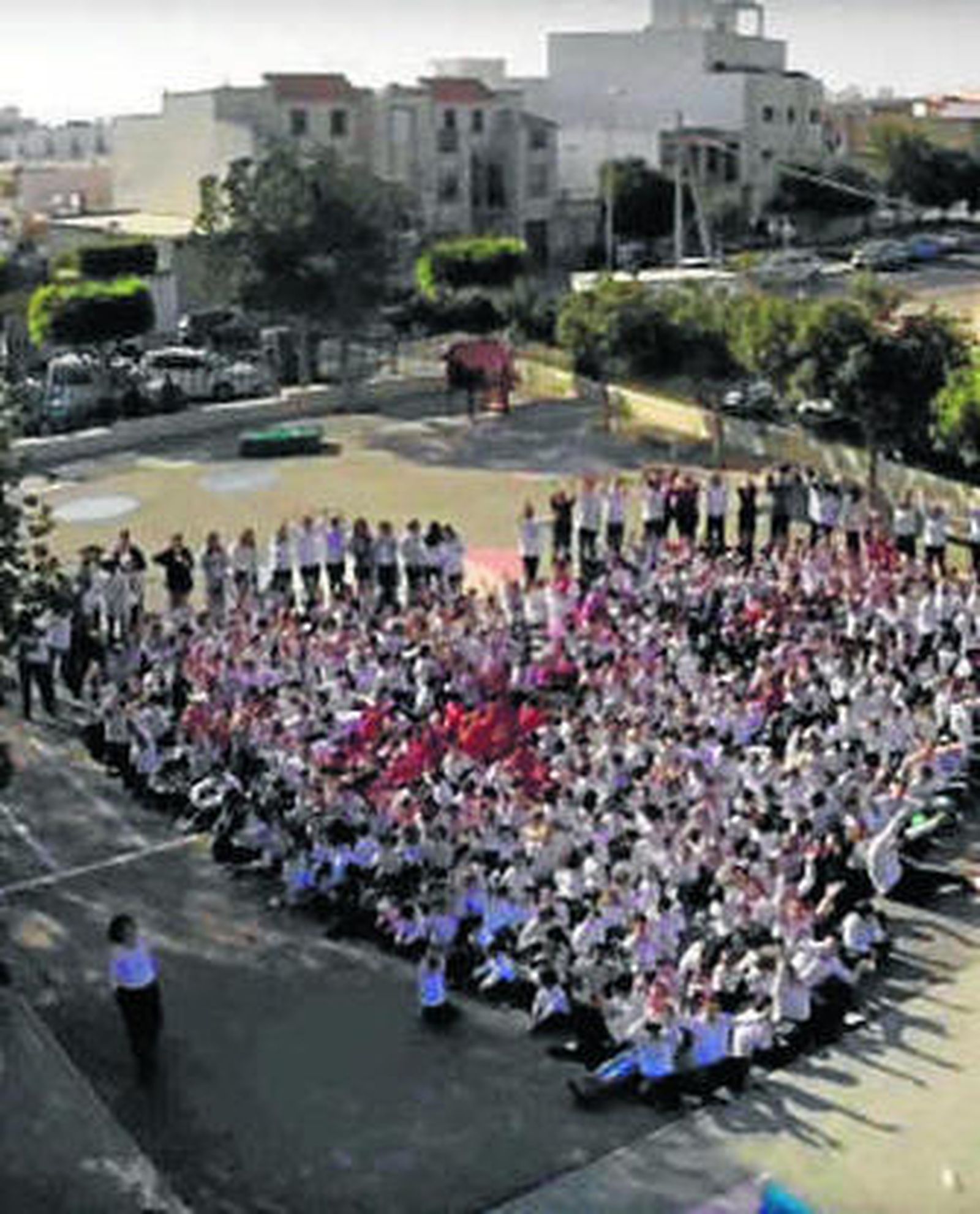 Corazón formado en el patio.