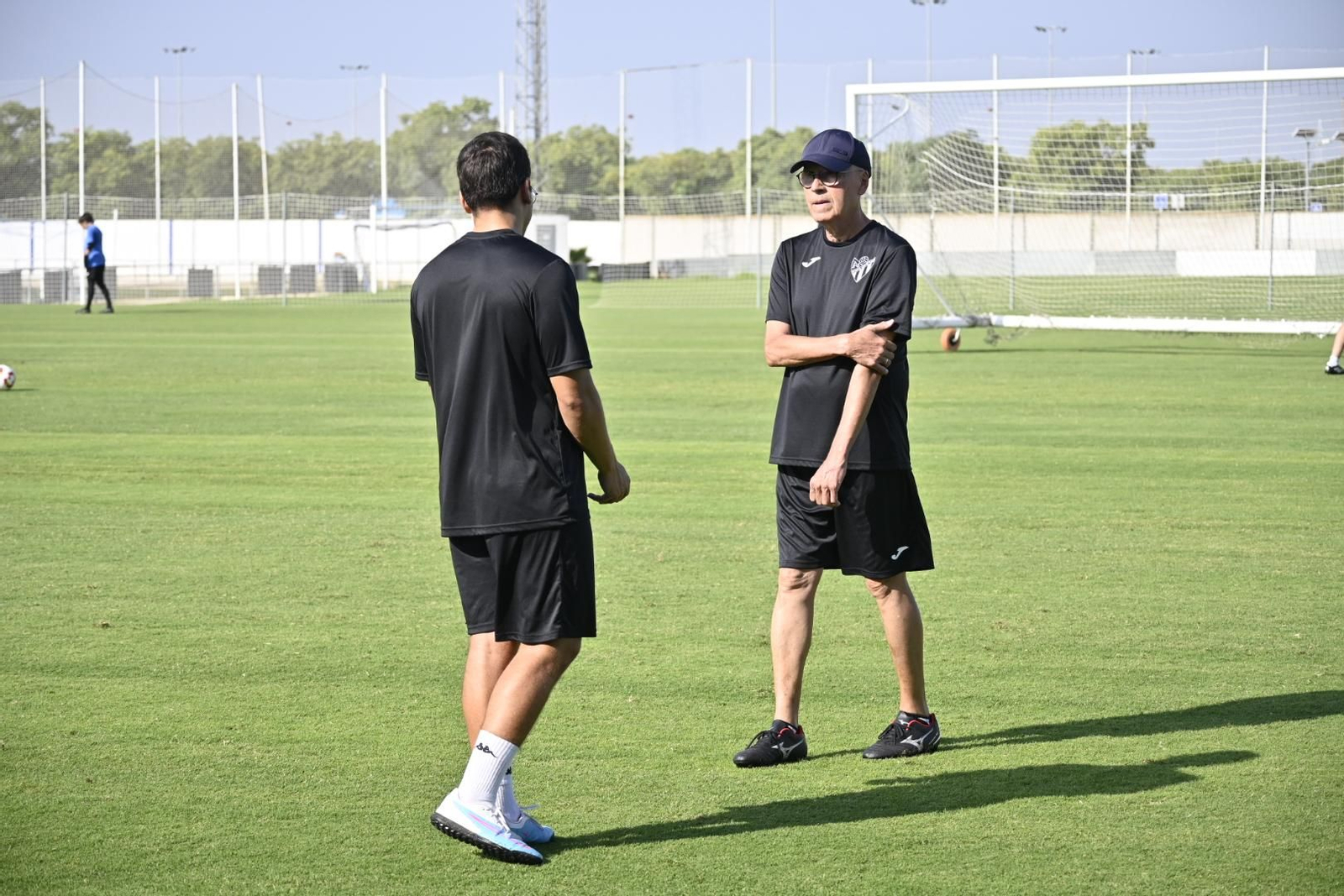 Entrenamiento del Sporting de Huelva a puertas abiertas, en imágenes