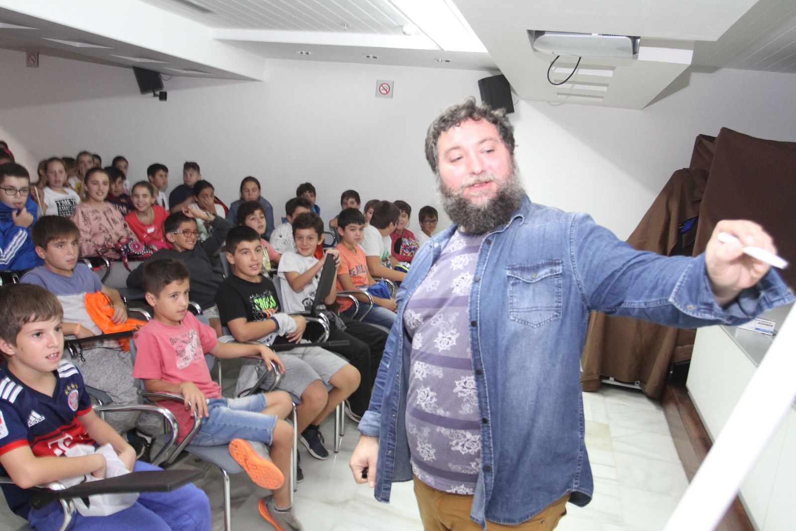 Biblos el superhéroe de la biblioteca