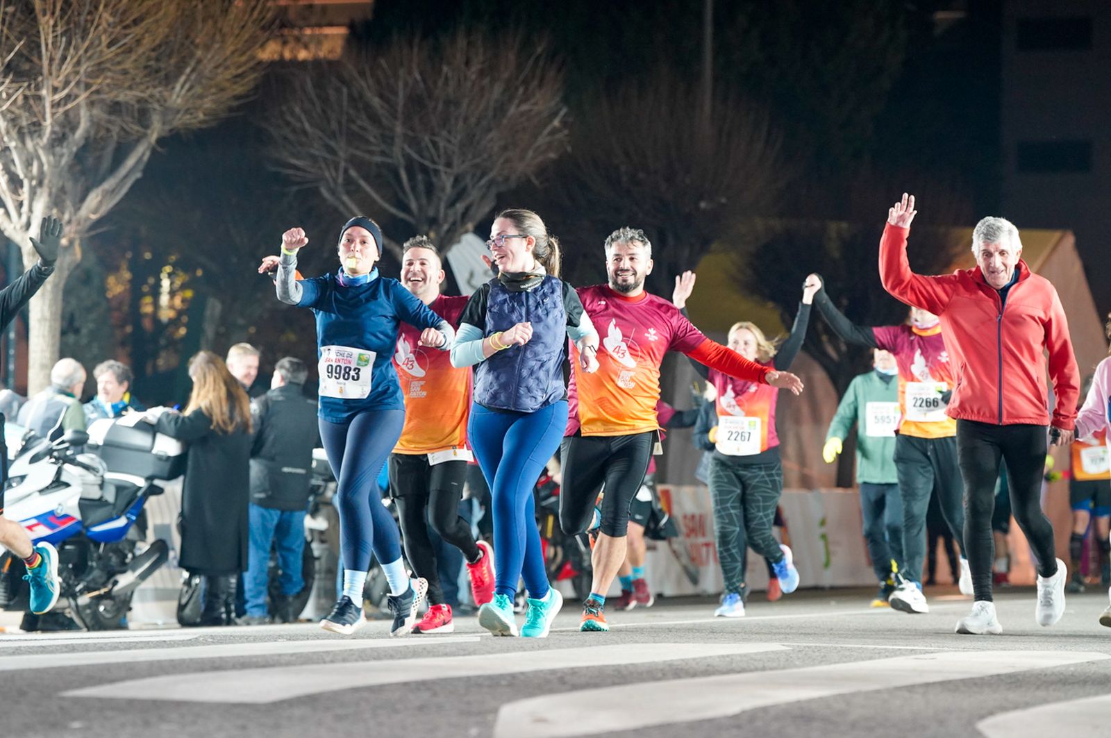 En imágenes: búscate en tu llegada a meta de la Carrera de San Antón 2026 (3)