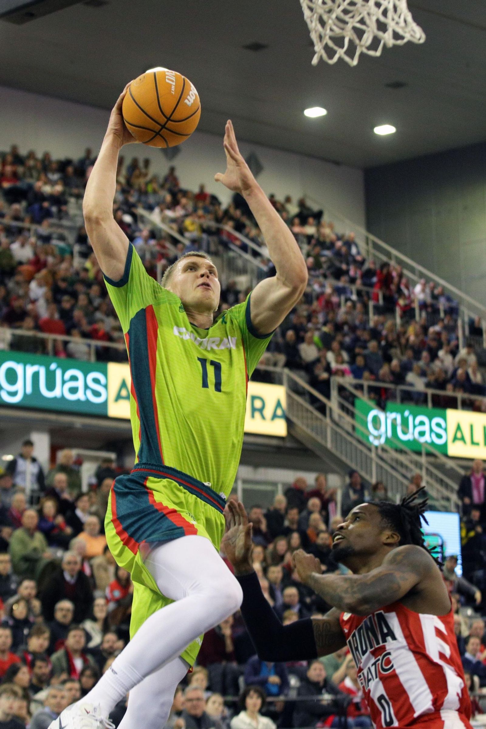 Las mejores imágenes de la victoria del Covirán Granada ante el Girona