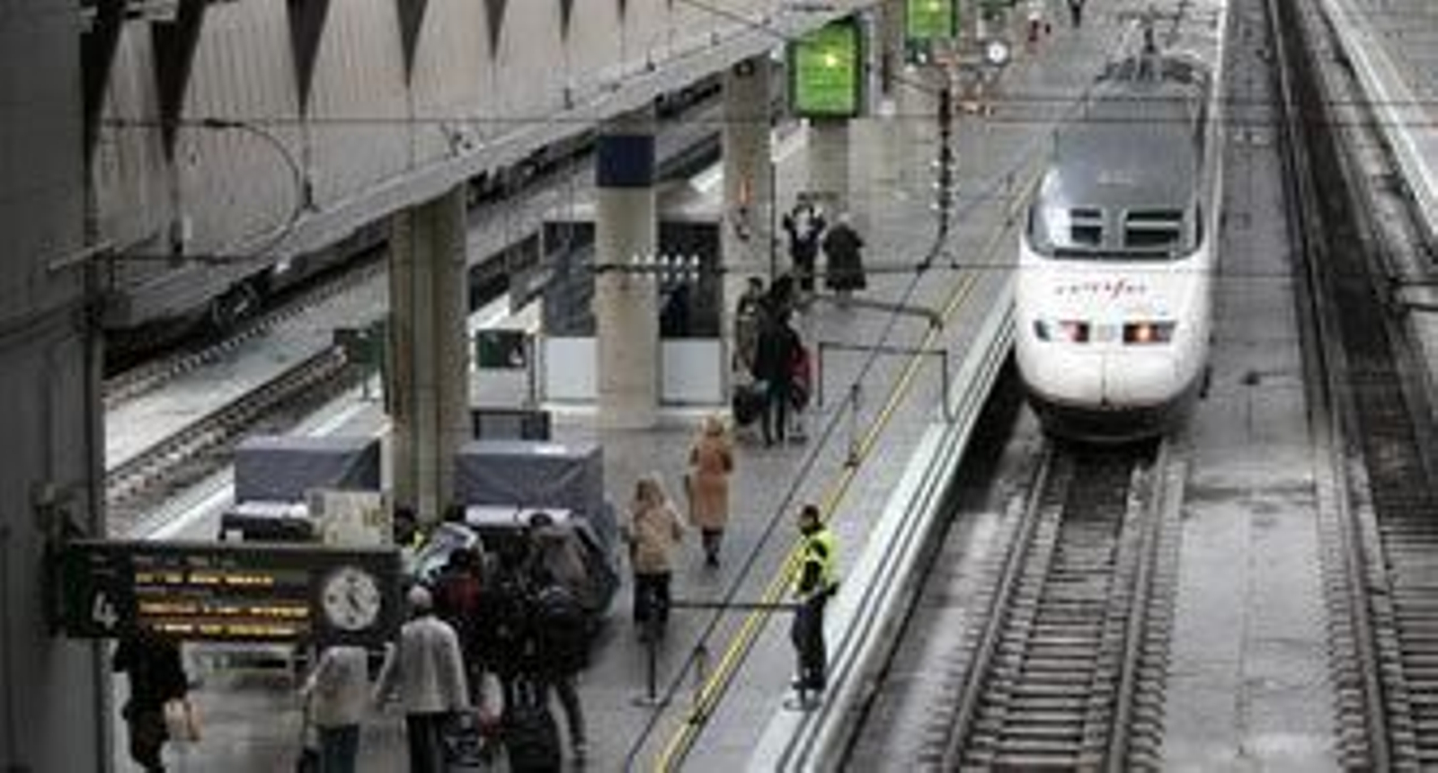 Afectados por la huelga hasta 9 trenes AVE entre Sevilla y Madrid