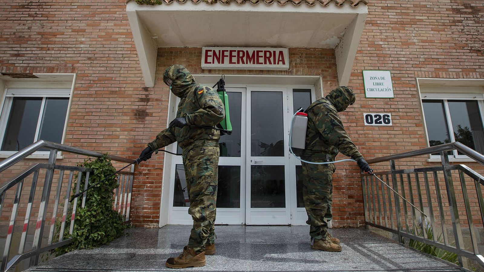 Desinfección de la Unidad de Camposoto, hace unos días.