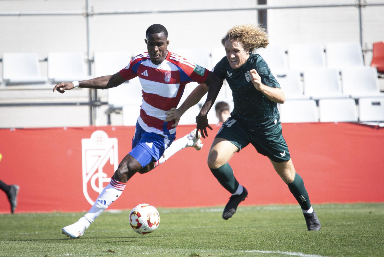 Las mejores imágenes del Recreativo Granada-Almería B