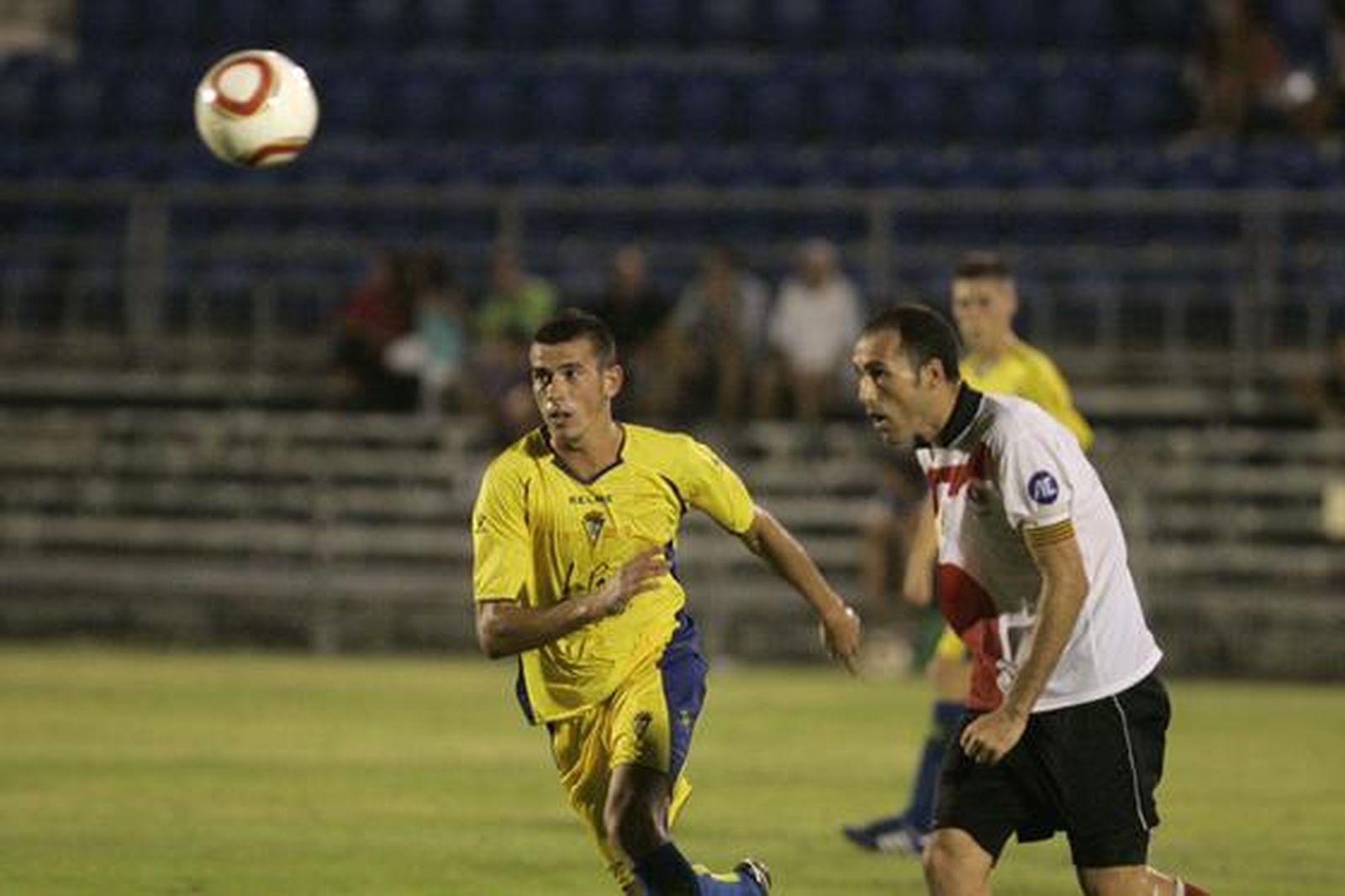 José Miguel Caballero demostró llegada y anotó dos goles idénticos. 

Foto: Jesus Marin