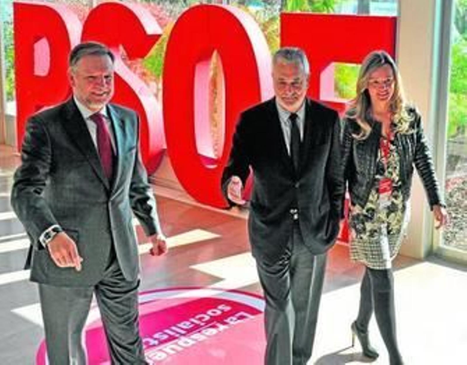 Marcelino Iglesias, José Antonio Griñán y Pilar Alegría, ayer en Sevilla.
