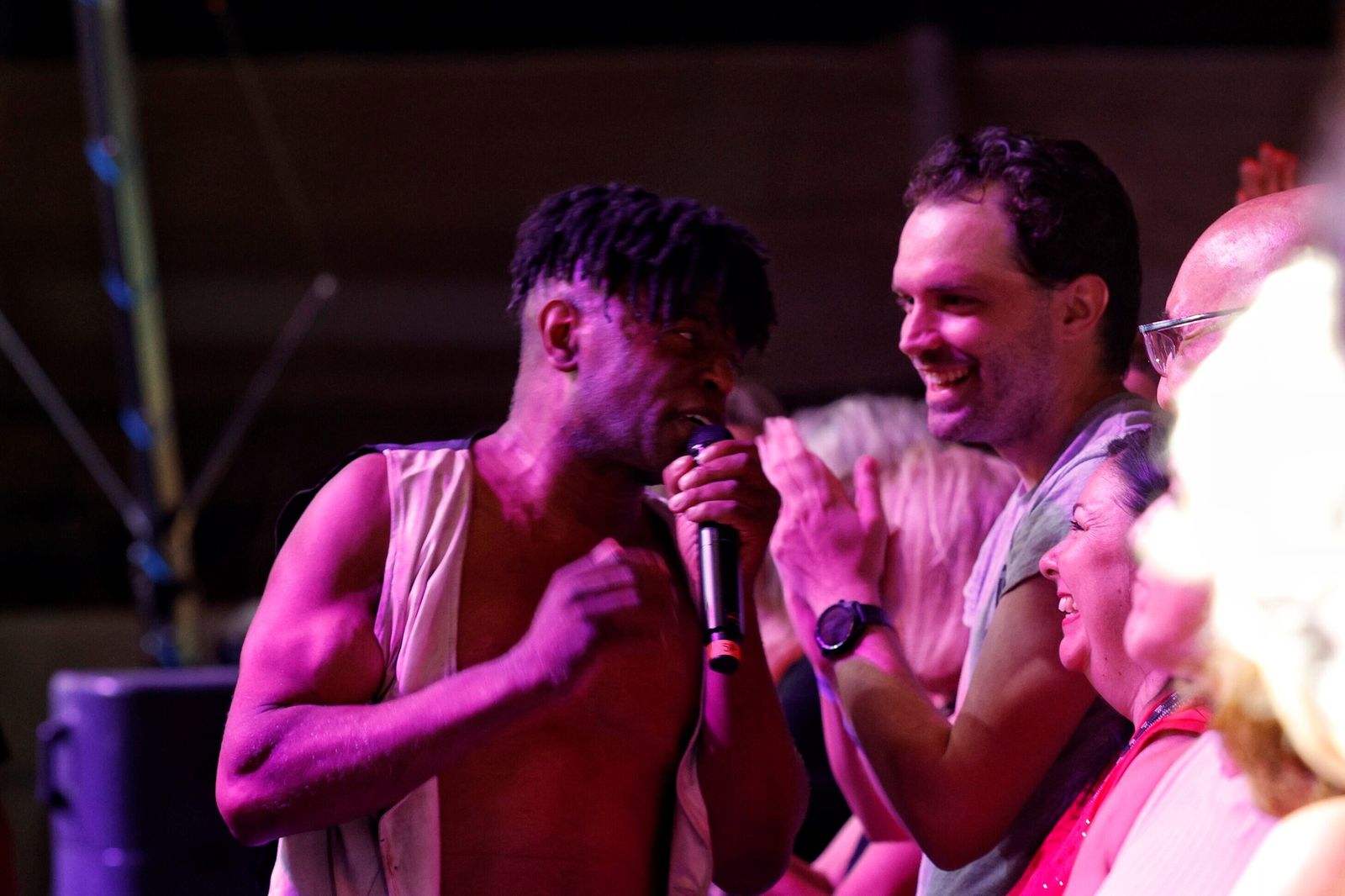 Búscate en el concierto  "80's leyends" en Bahía Sound.