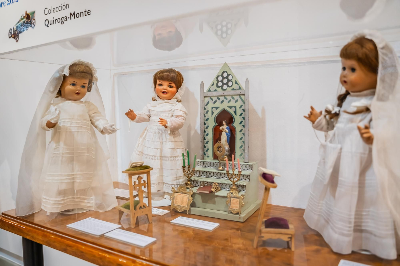 Grandes carruajes de metal; automóviles de hojalata; trenes eléctricos; muñecas, especialmente de la Mariquita Pérez