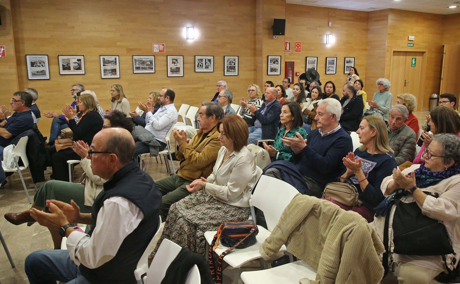 Fotos de la exposición 'Diez años de imágenes con Memoria de Algeciras'