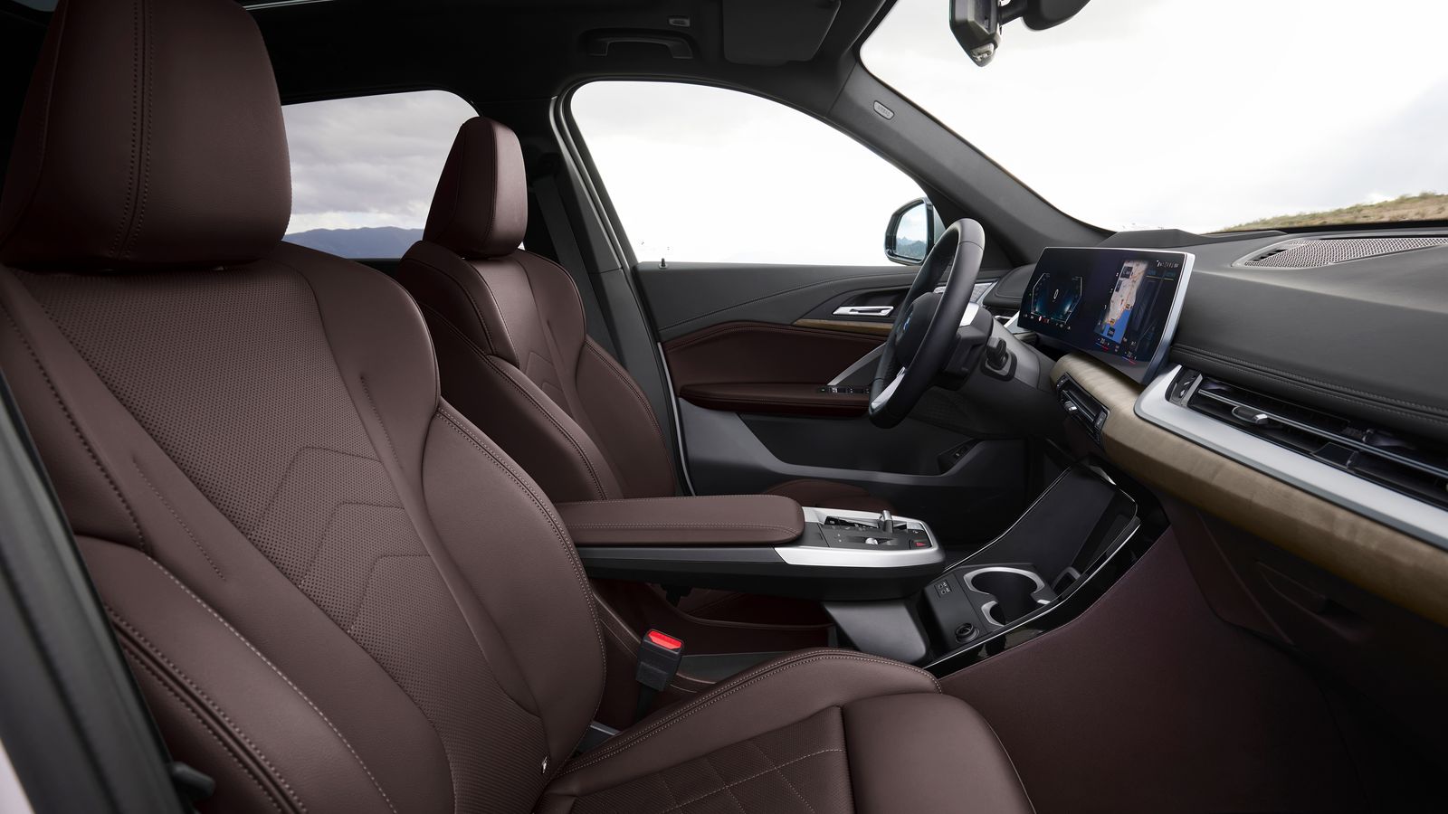 La posición al volante es muy natural y, gracias a las regulaciones, altamente flexible. Se siente bien hecho.