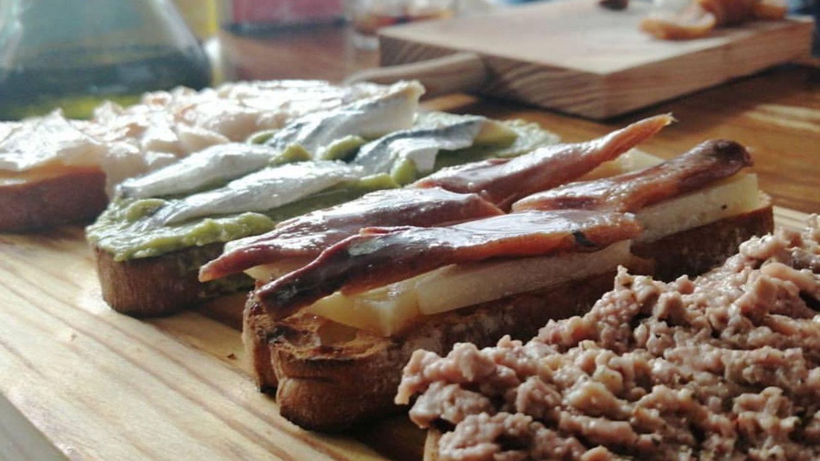 Tabla de tostas de Sin Bulli, en Chipiona. Tabla de tostas de Sin Bulli, en Chipiona.