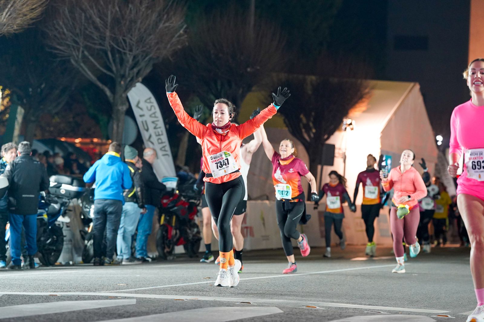 En imágenes: búscate en tu llegada a meta de la Carrera de San Antón 2026 (20)