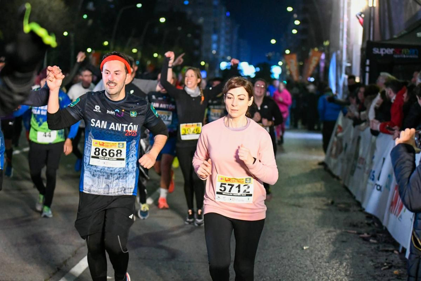 En imágenes: búscate en tu llegada a meta de la Carrera de San Antón 2025 (12)
