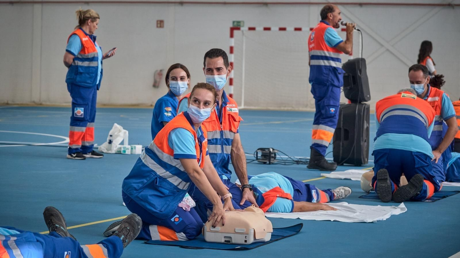 Imágenes del taller de RCP impartido en San Fernando por el Día Mundial de la Parada Cardíaca