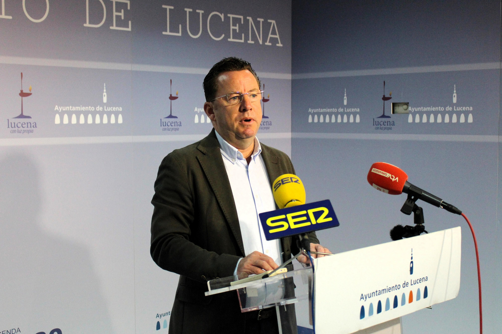 El concejal de Recursos Humanos del Ayuntamiento de Lucena, Francis Aguilar.