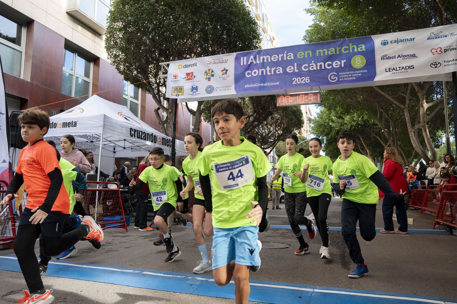 Almería corre unida contra el cáncer en una jornada solidaria