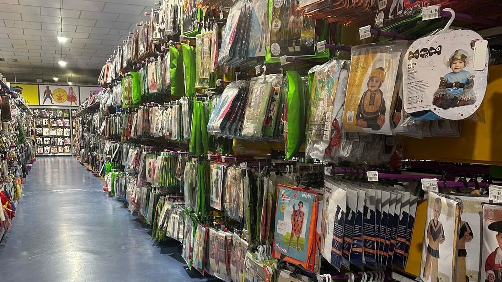 Las existencias y la página web de La Casa de los Disfraces han sido vendidos al dueño de Party Fiesta