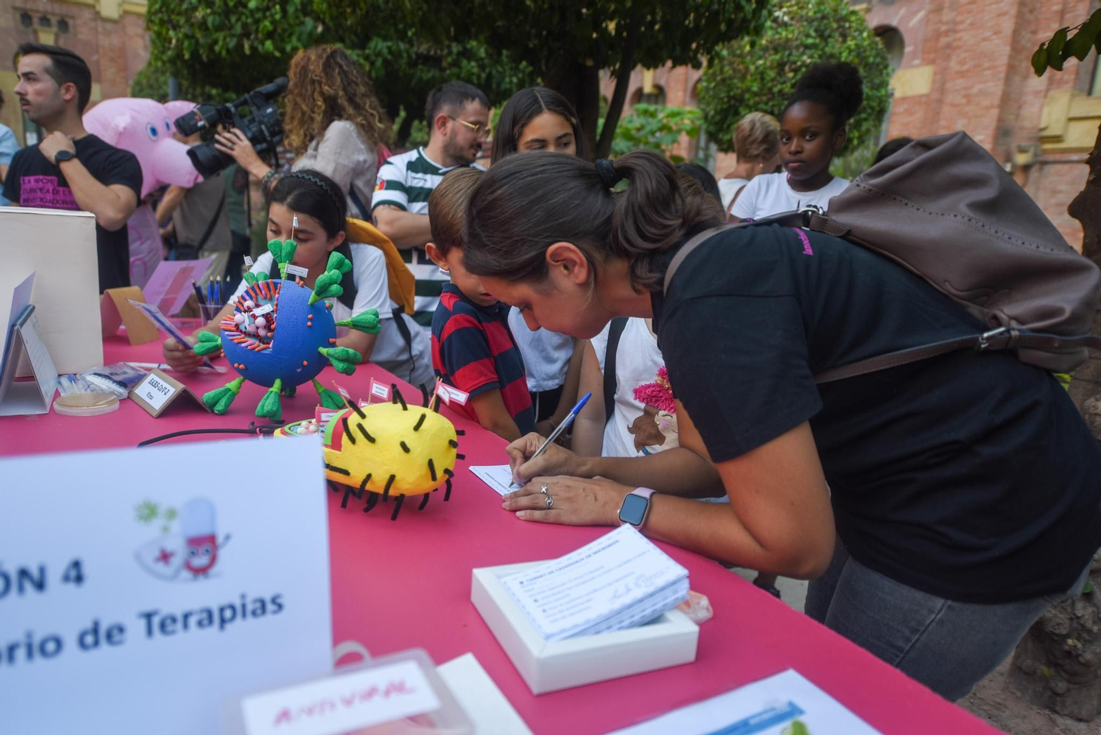 Las mejores fotos de la Feria de los Ingenios, el cierre de la Noche de los Investigadores en Córdoba