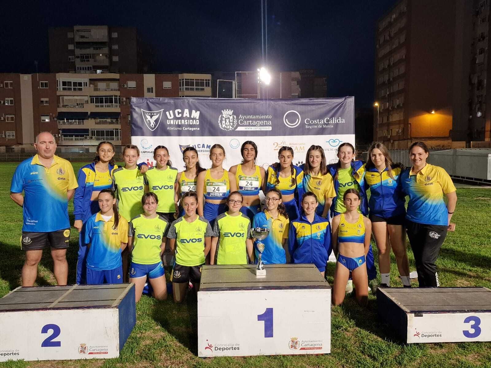 El equipo femenino del Bahía de Algeciras sub-16.