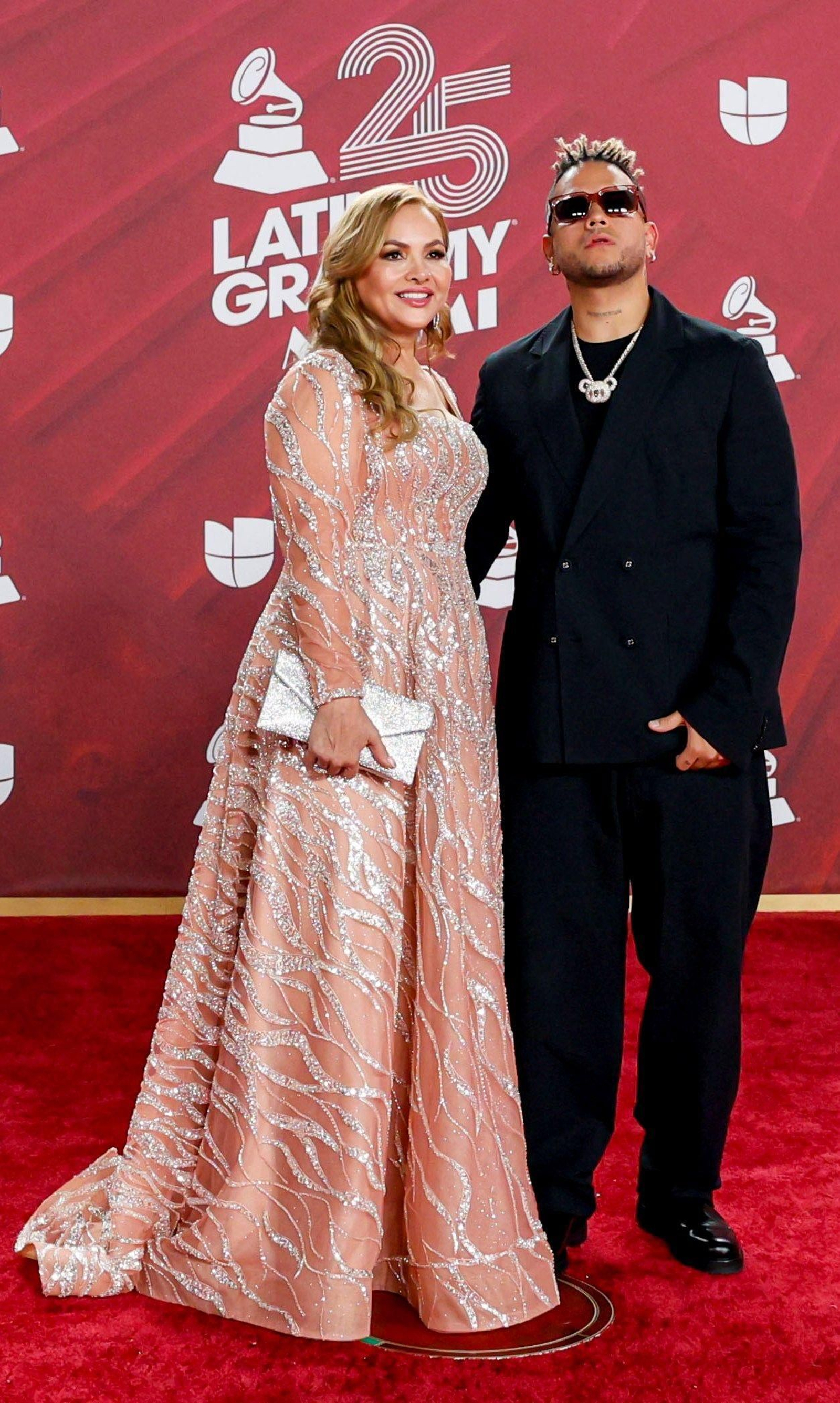 Todos los famosos, tendencias y curiosidades en la alfombra roja de la 25 edición de los Grammy Latinos