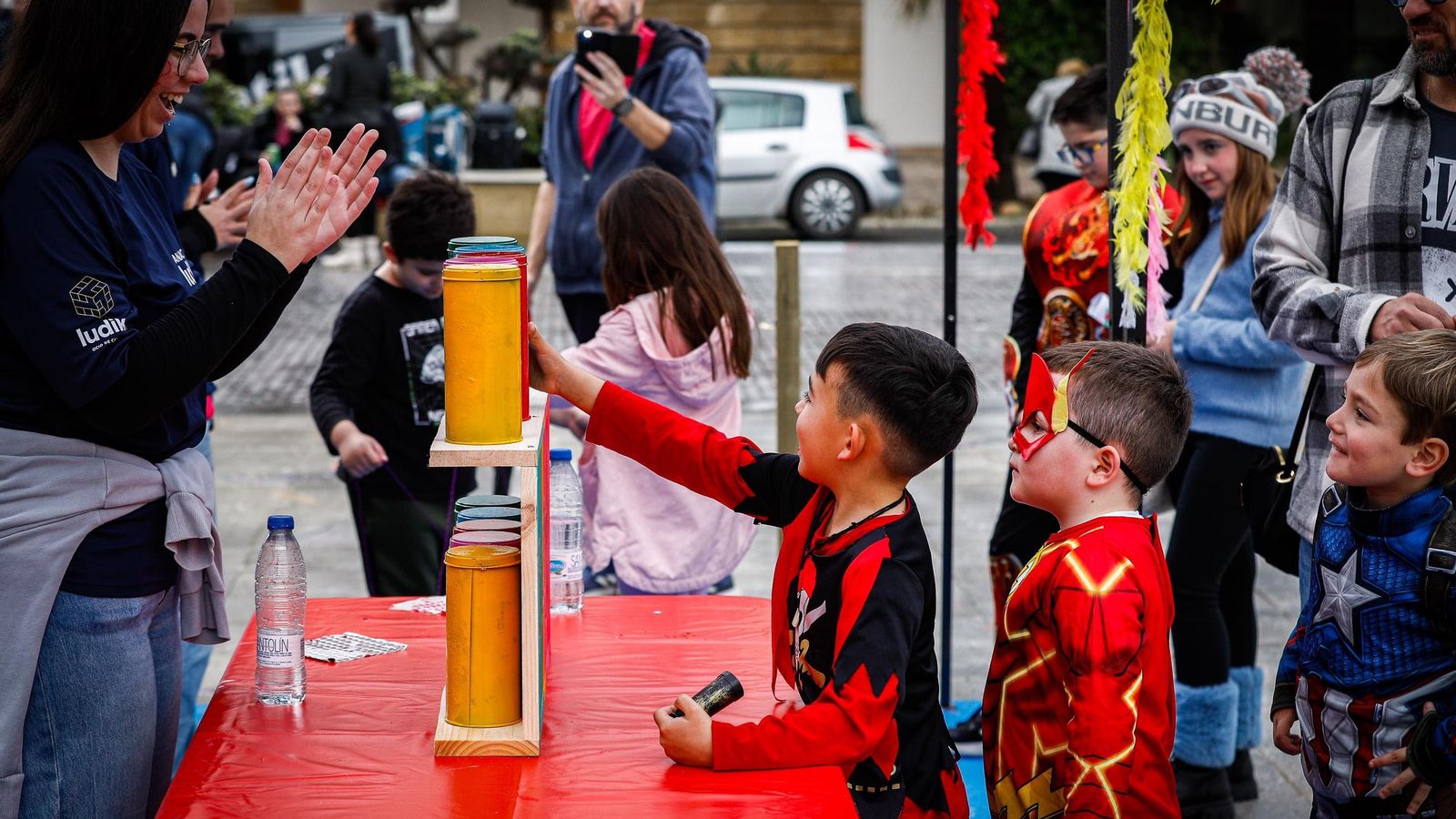 Las mejores imágenes del primer domingo de Carnaval de Cádiz