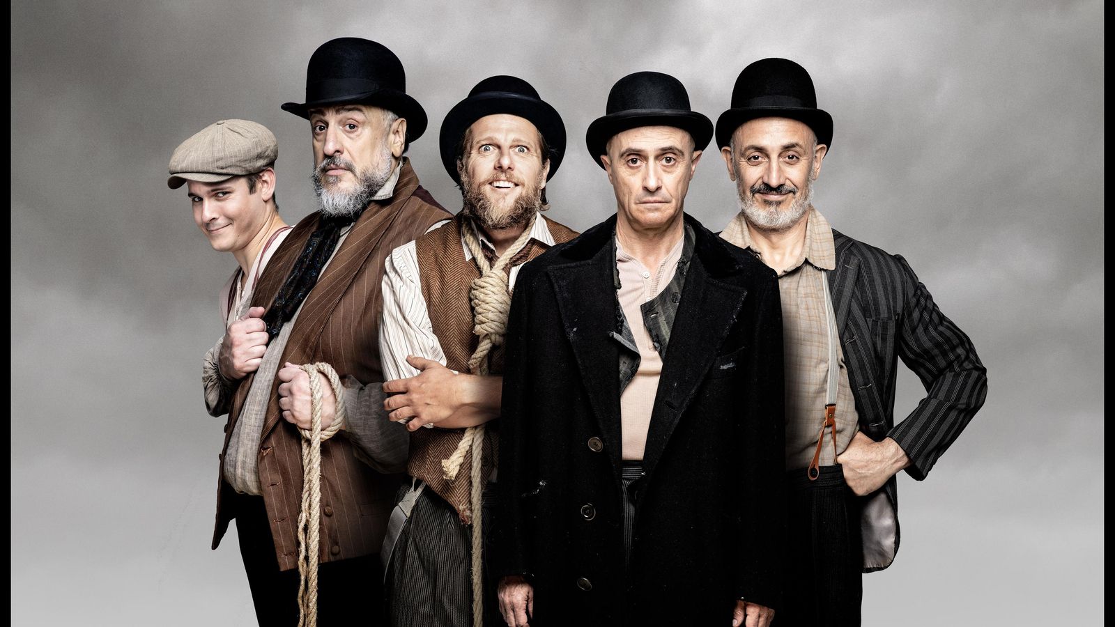 Pepe Viyuela, junto a sus compañeros de reparto.