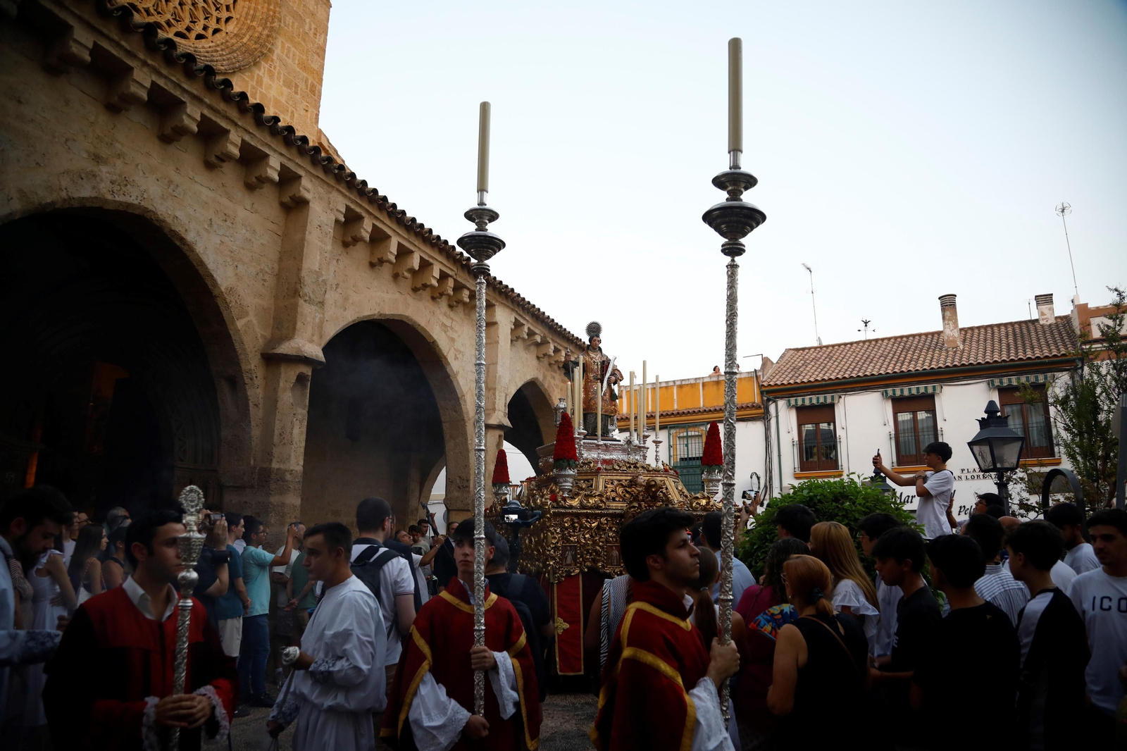 La procesión de San Lorenzo Mártir en Córdoba, en imágenes