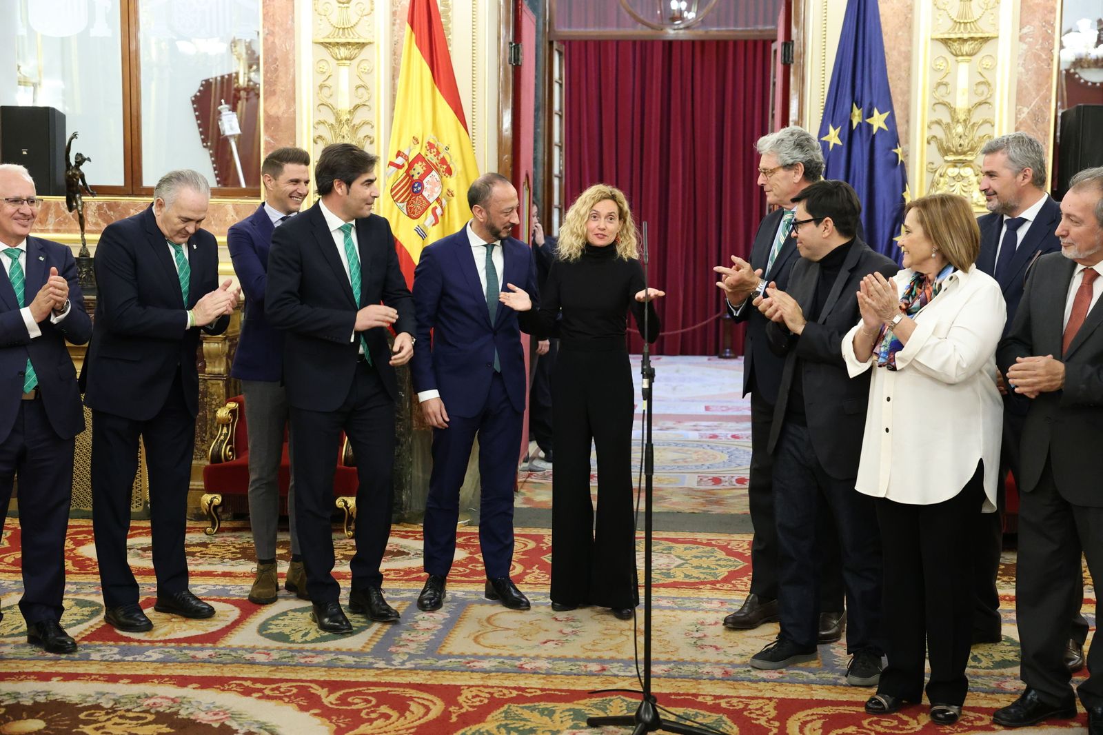 Las imágenes del recibimiento al Real Betis en el Congreso de los Diputados